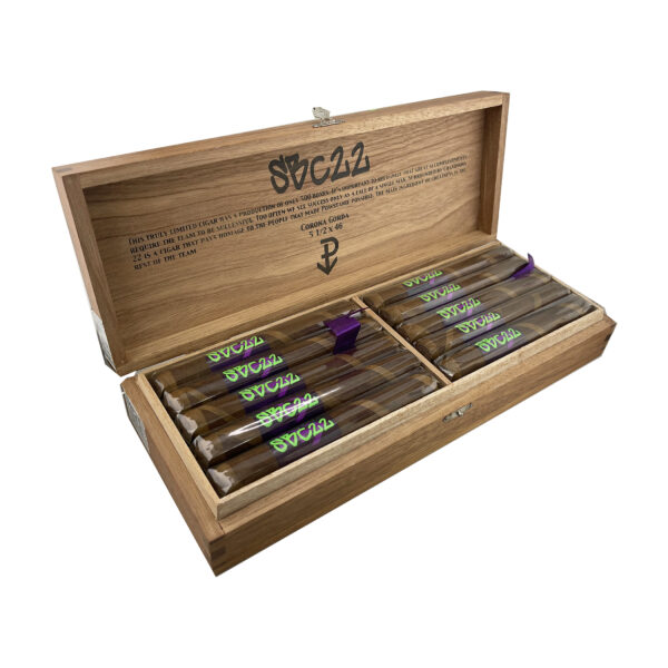 Open Box of Powstanie SBC22 Cigars